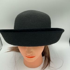 Vintage Liz Claiborne black hat